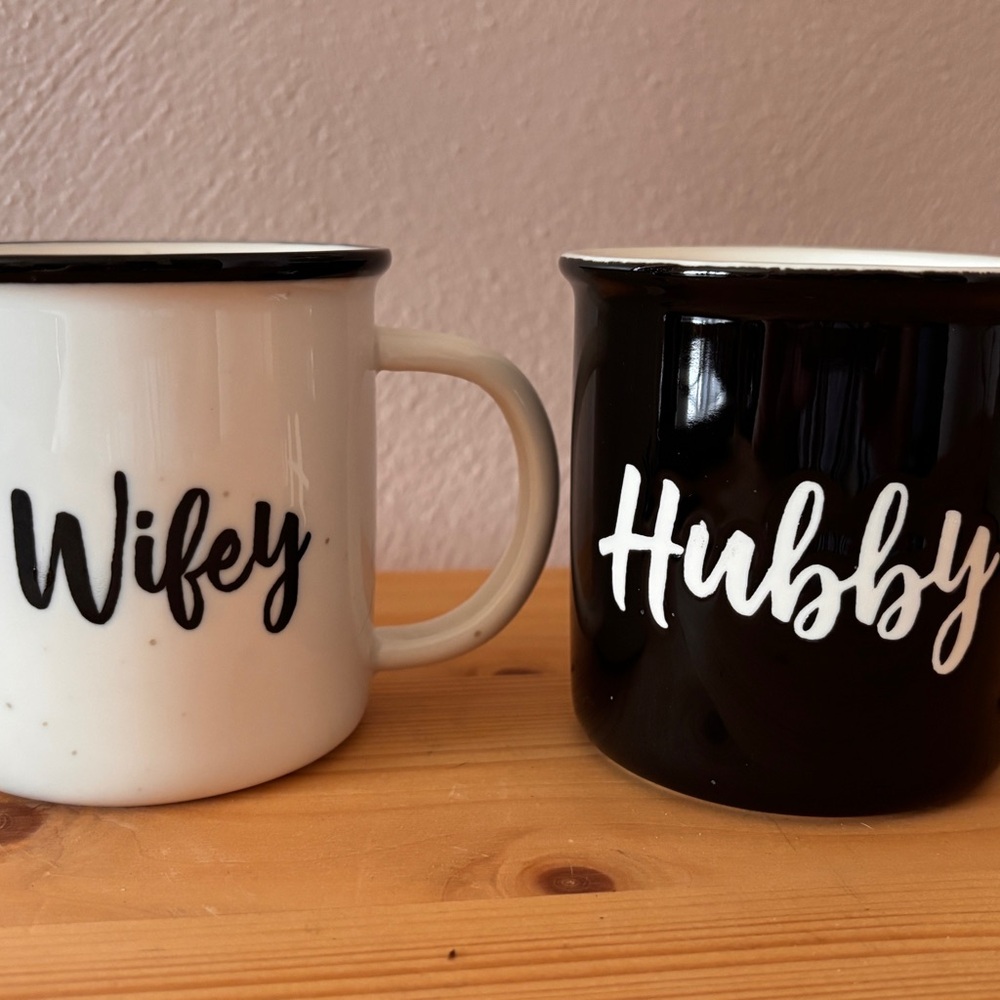 Mainevent Hubby & Wifey Ceramic Mug Set - Black and White Couples Anniversary
